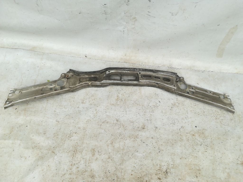 Рамка капота к Audi 100 1993