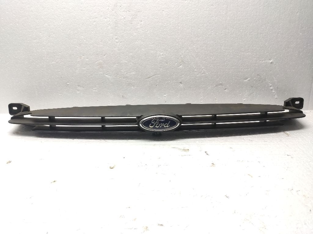 Решетка радиатора к Ford Escort 1997
