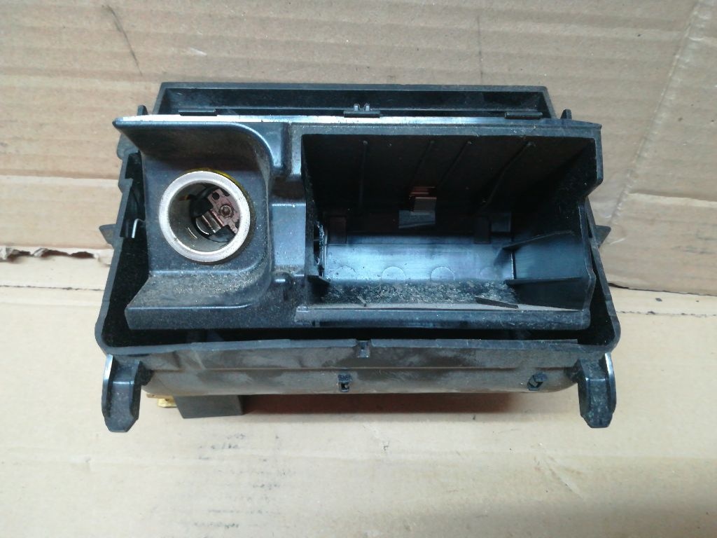 Пепельница к Toyota Avensis 2009