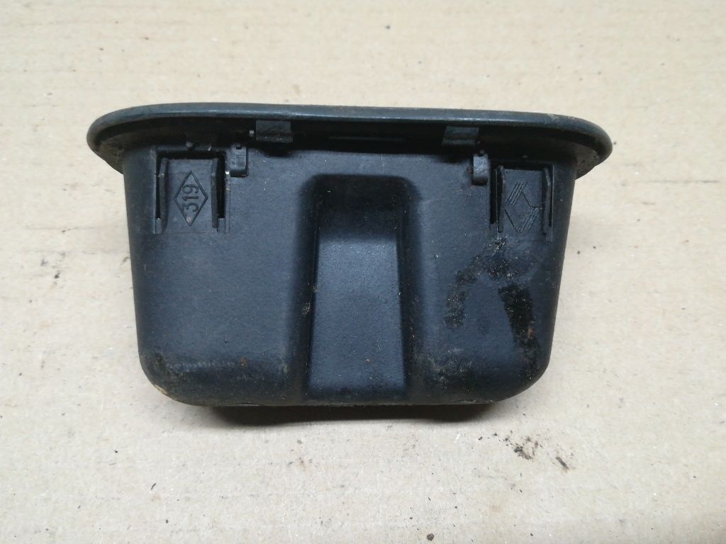 Пепельница к Renault Scenic 1999
