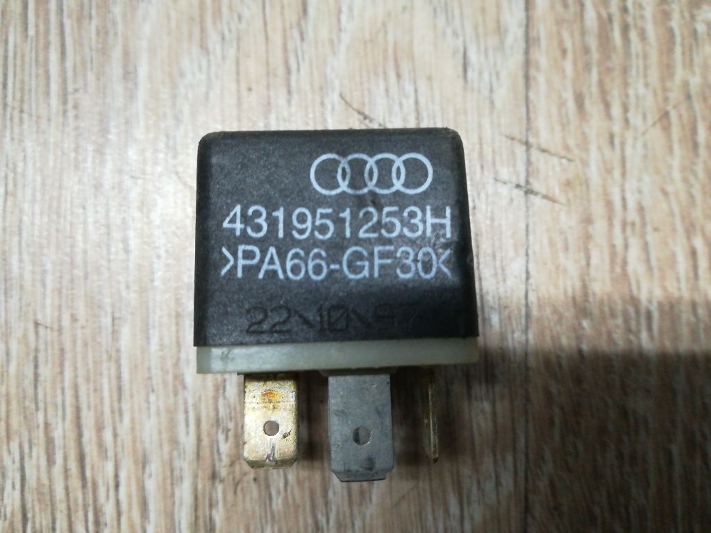 Реле вентилятора к Audi A4 1998