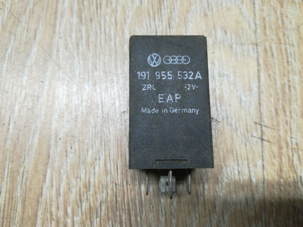 Реле вентилятора к Audi 80 1995