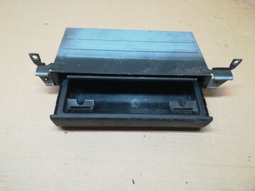 Пепельница к Audi 100 1993