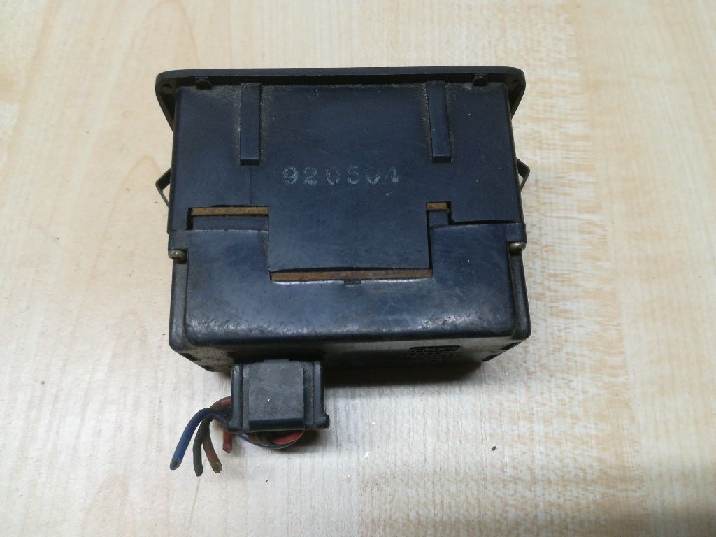 Часы к Hyundai Lantra 1995