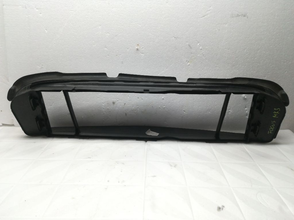 Воздухозаборник к Ford Focus 2011