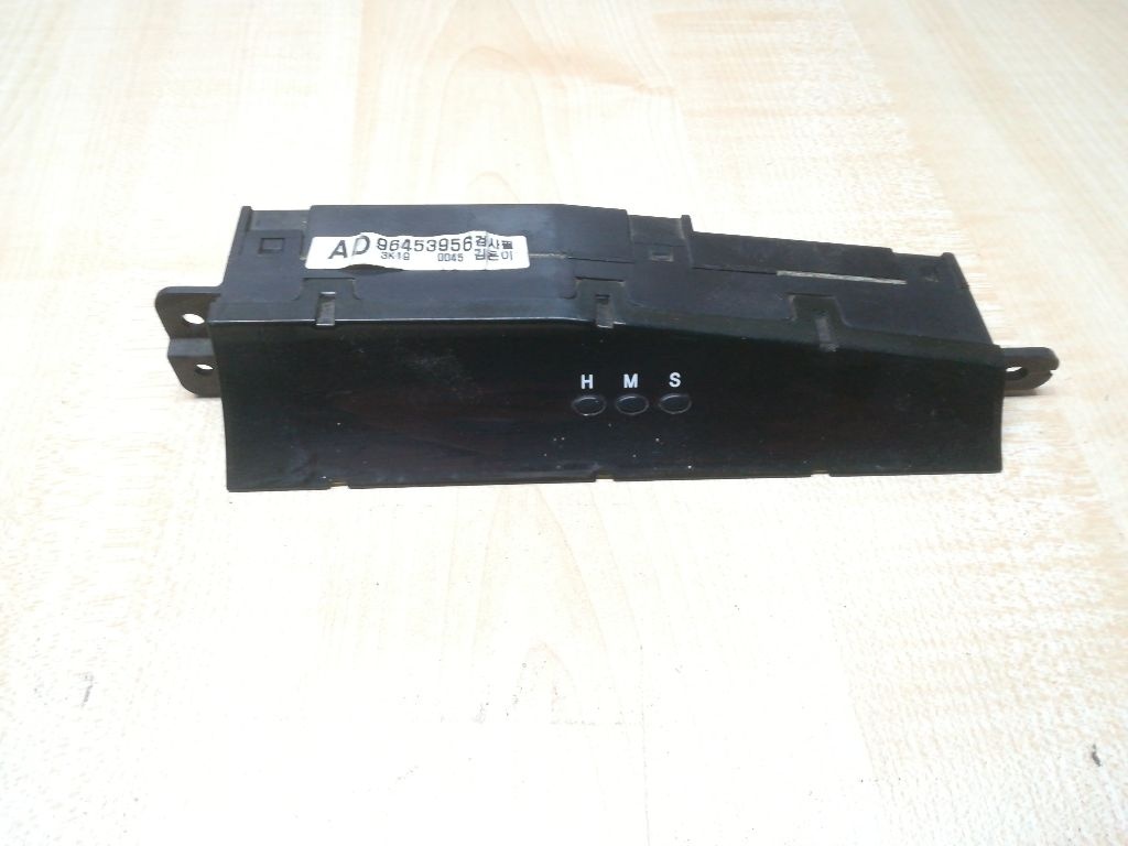 Часы к Suzuki Verona 2003