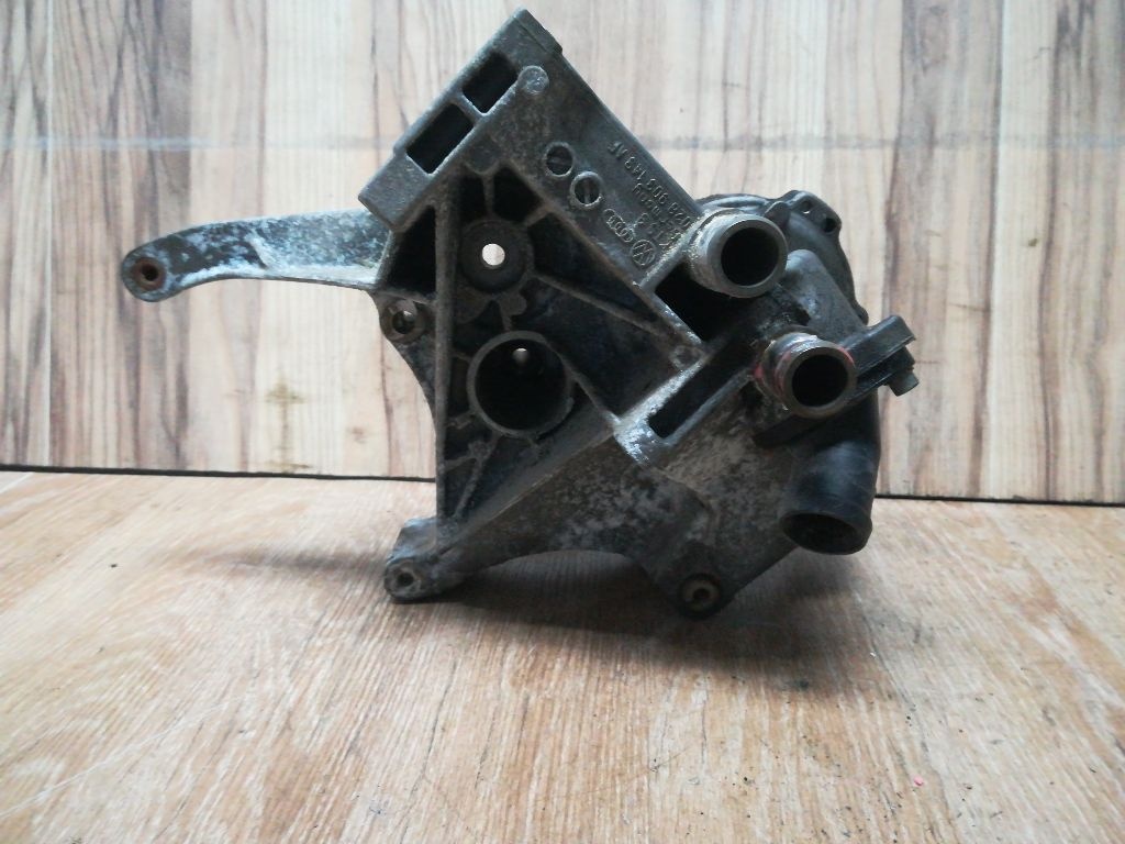 Кронштейн генератора к Audi A4 1997