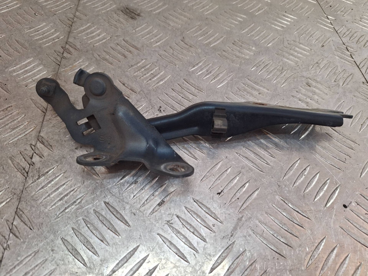 Петля капота правая к Mazda 6 2003