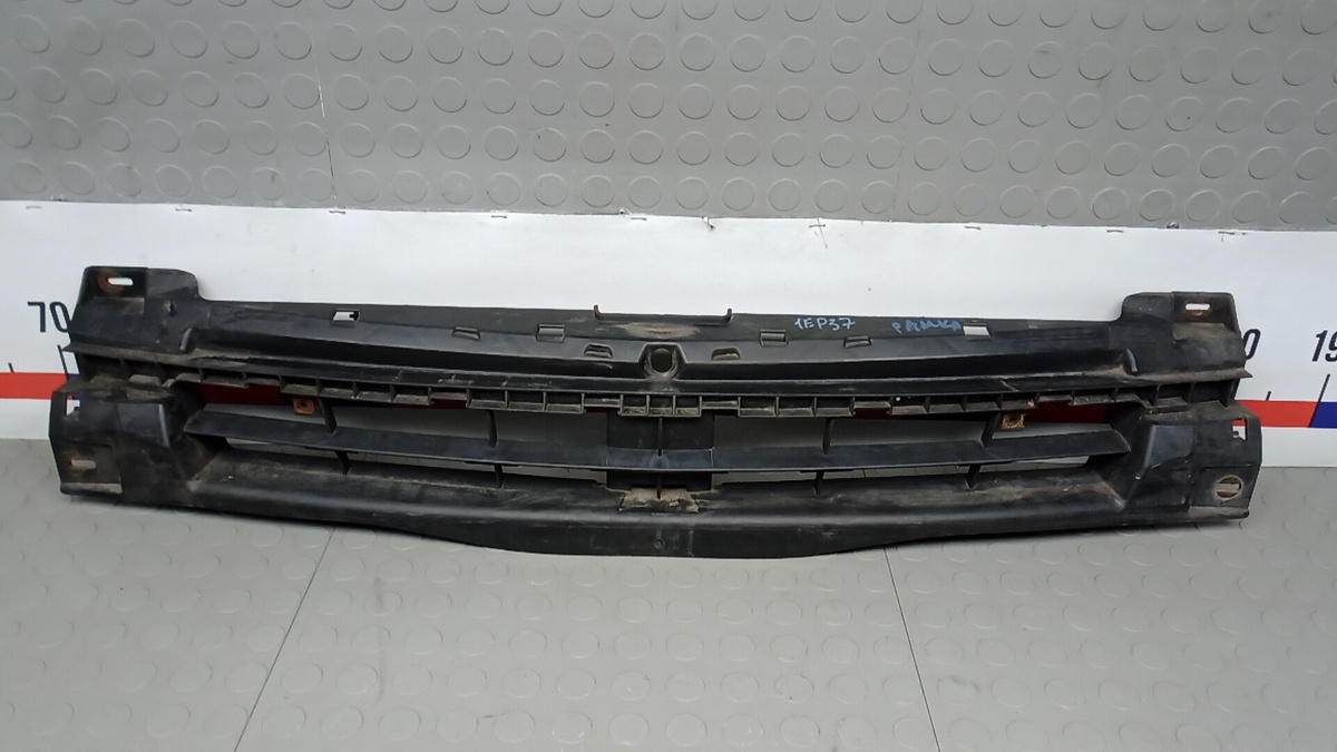 Рамка капота к Opel Vivaro 2008