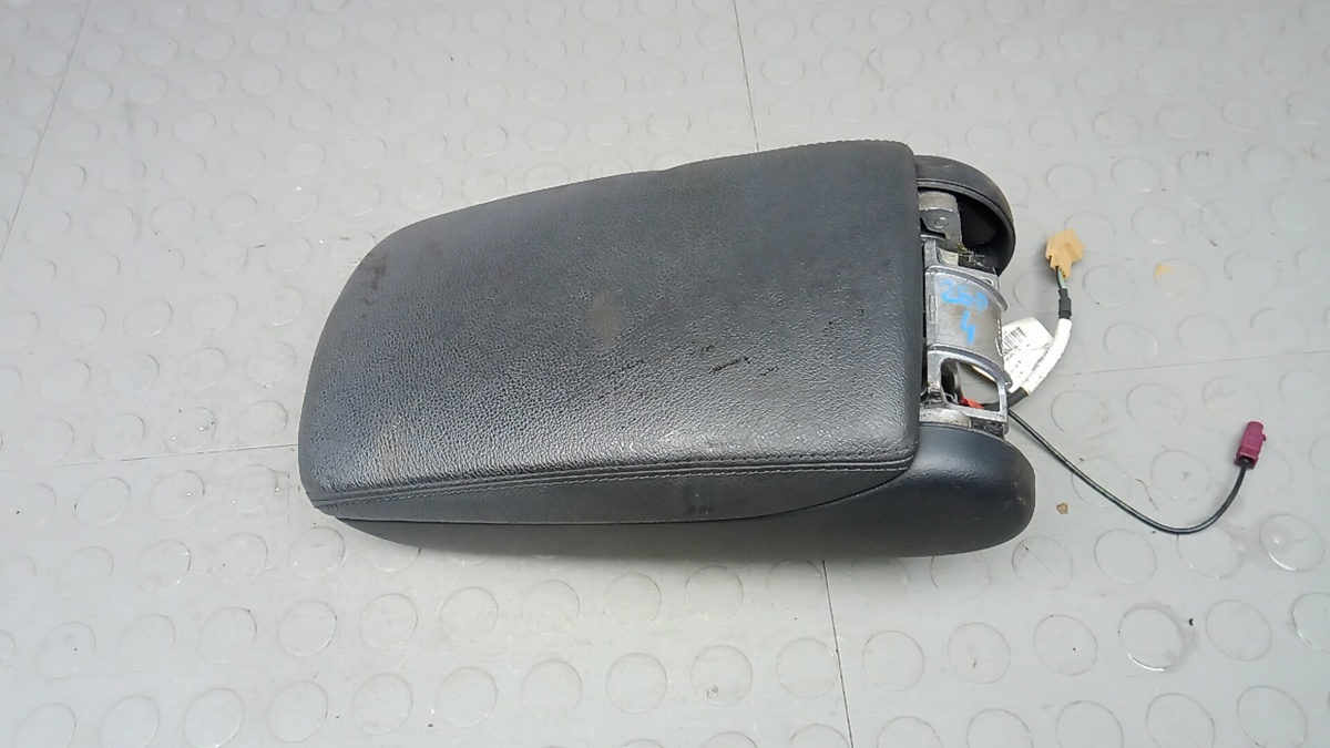 Подлокотник к Hyundai Santa Fe 2007
