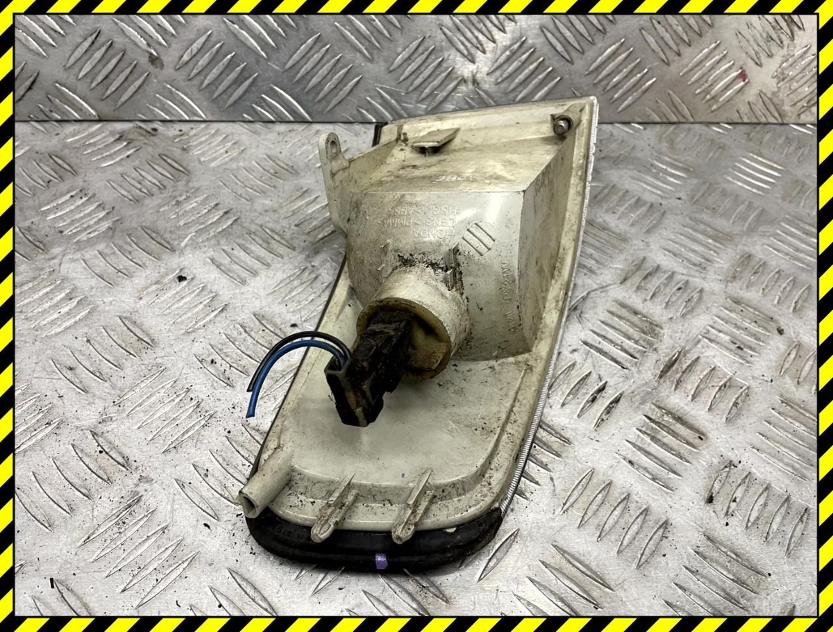 Поворотник левый к Honda Accord 1994