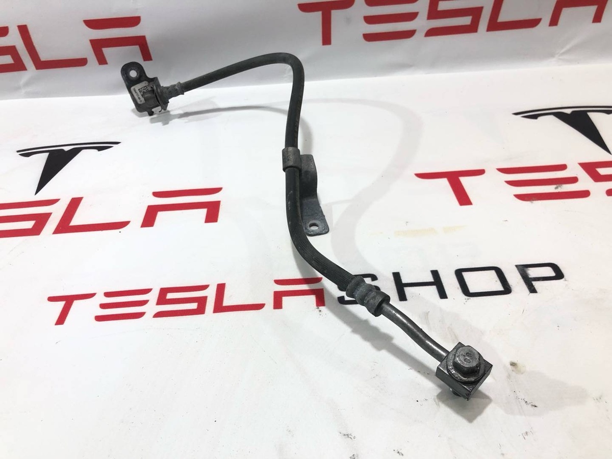 Шланг тормозной к Tesla Model 3 2022