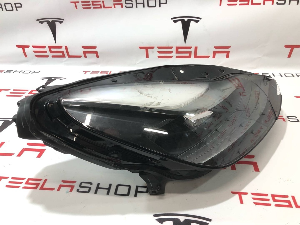 Фара правая к Tesla Model Y 2020