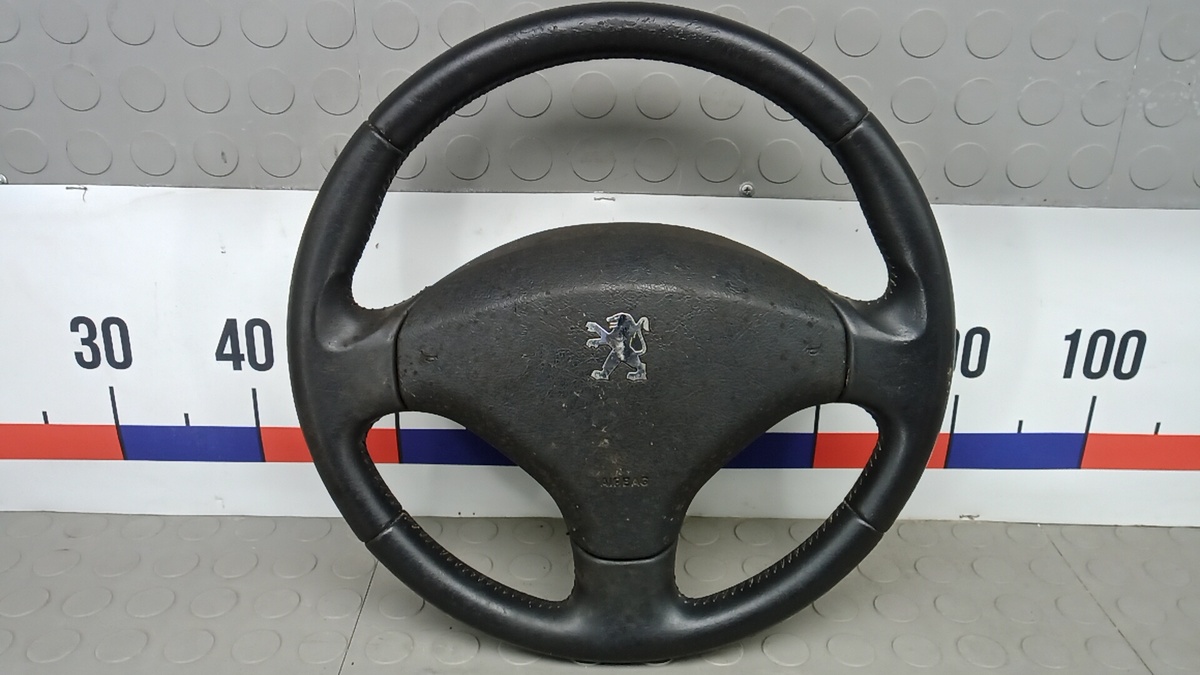 Руль к Peugeot 3008 2010
