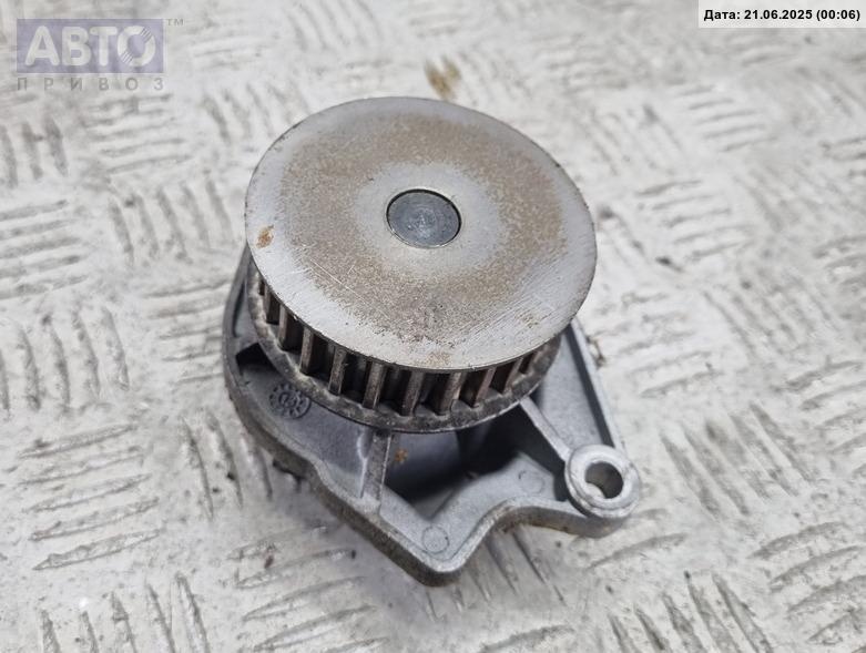 Помпа к Volkswagen Golf 2004
