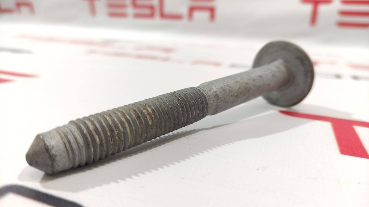 Болт к Tesla Model 3 2022