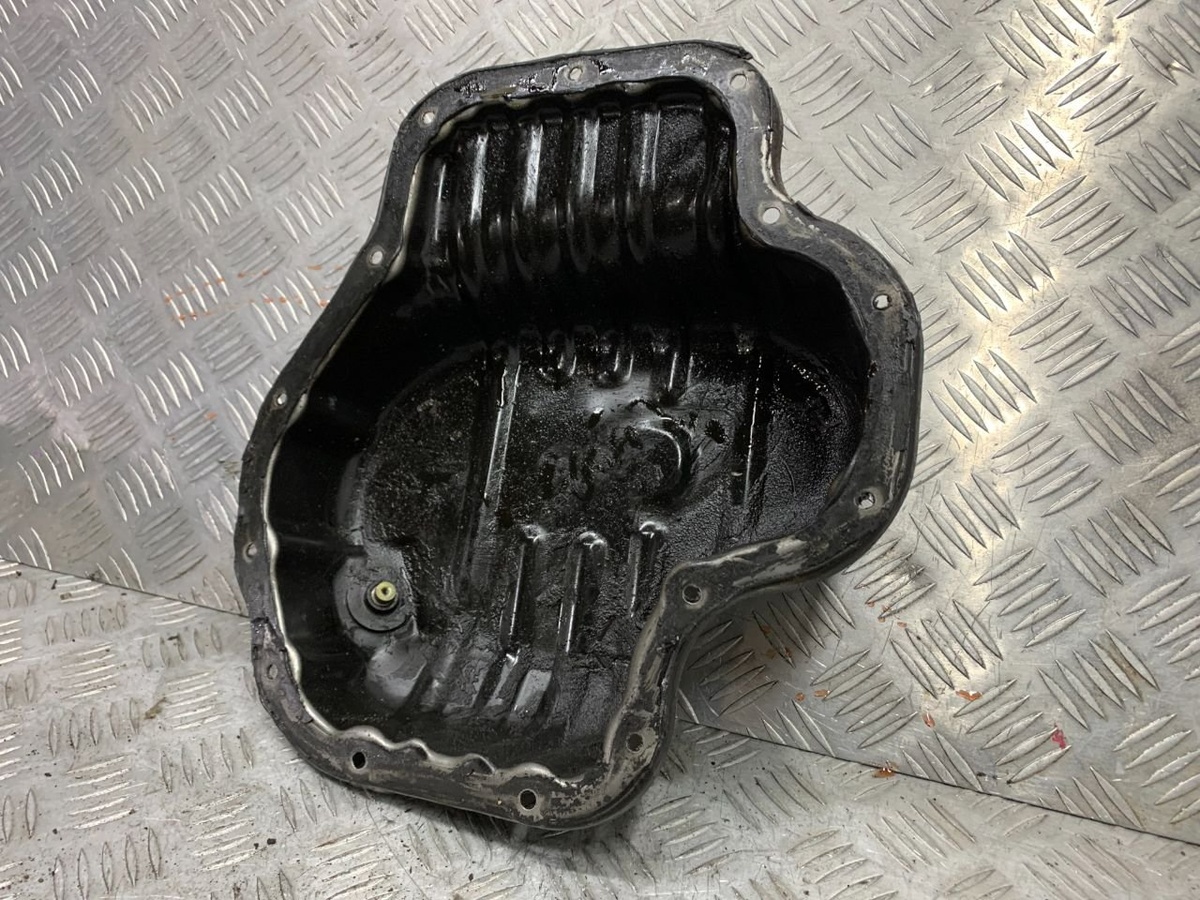 Поддон к Toyota Avensis Verso 2003