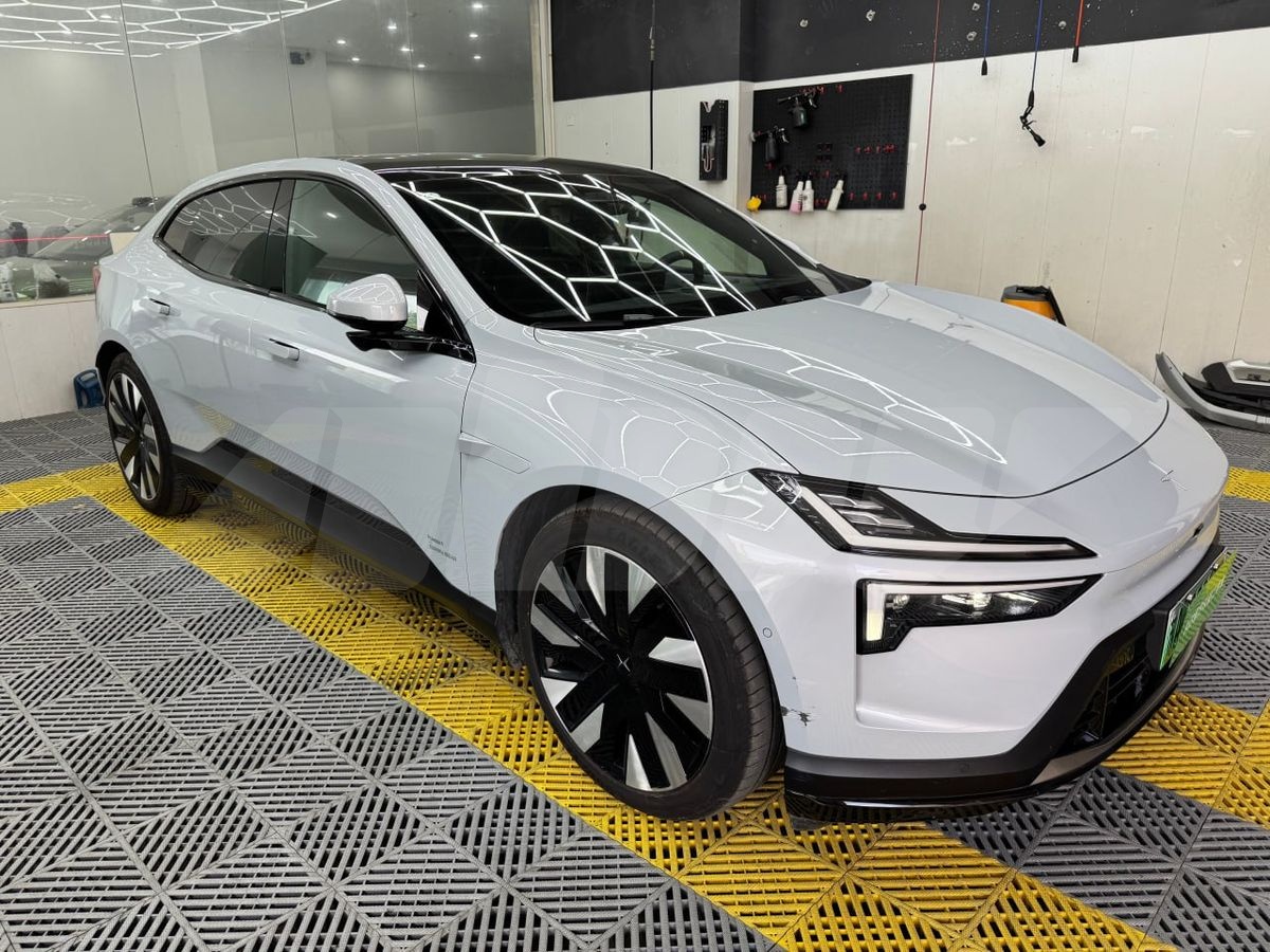 Polestar 4 I, 2024