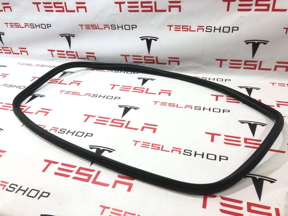 Уплотнитель багажника к Tesla Model 3 2022