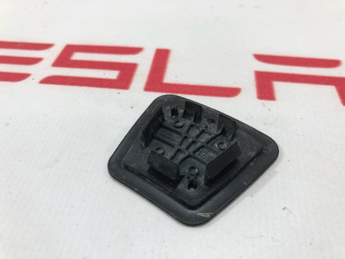 Заглушка к Tesla Model 3 2022