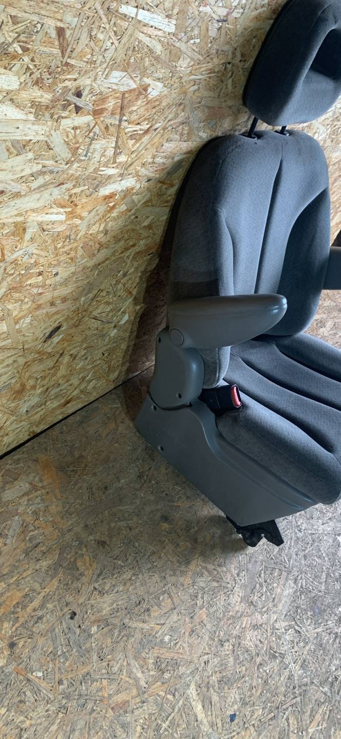 Сиденье заднее к Chrysler Voyager 2002