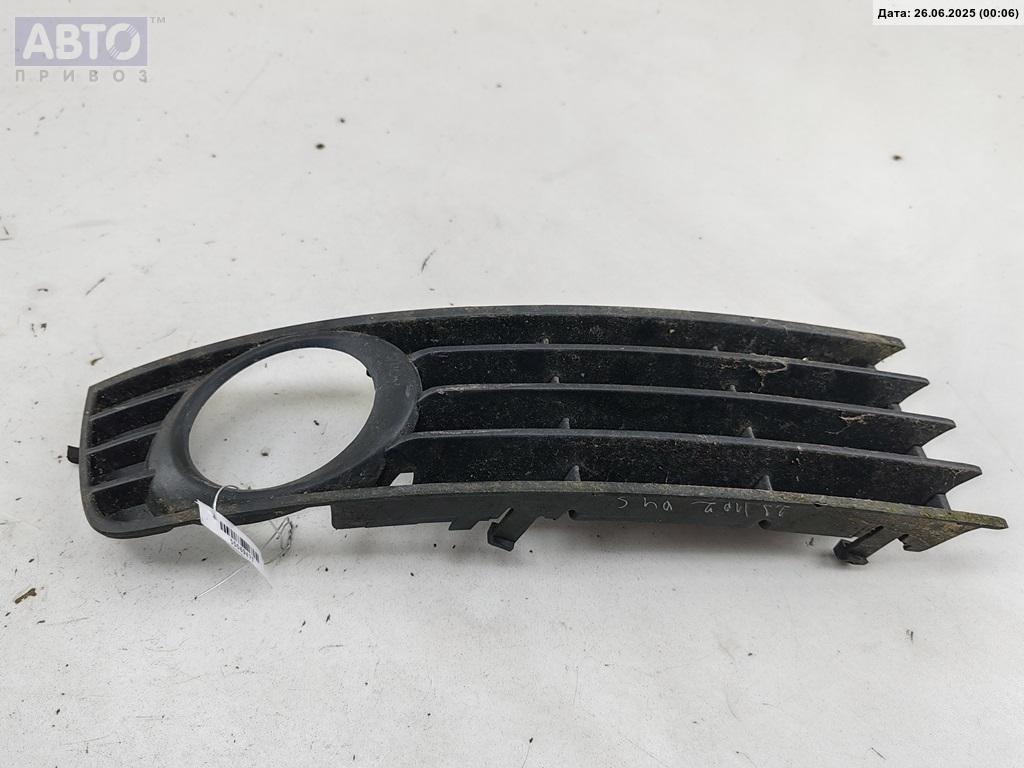 Рамка фары к Audi A4 2001