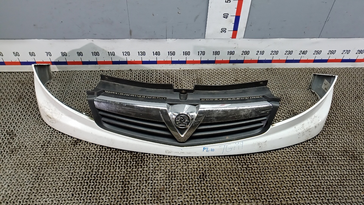 Решетка радиатора к Opel Vivaro 2008