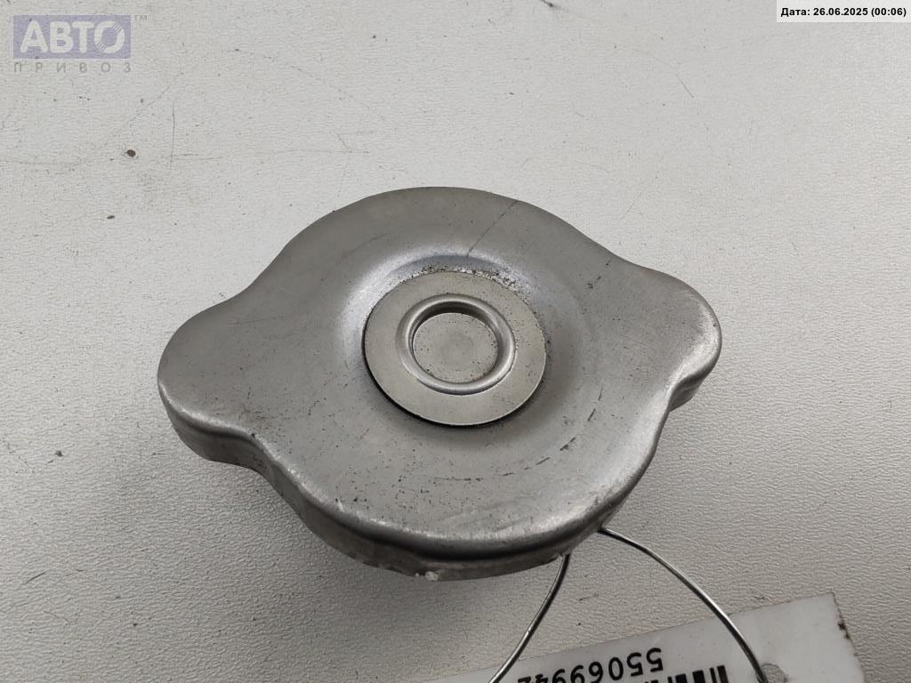 Крышки (разные) к Nissan Primera 2002