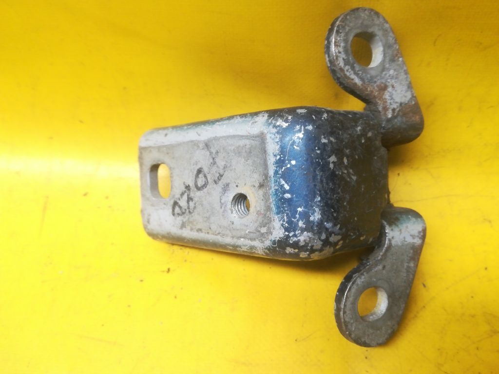 Петля двери к Ford Mondeo 2001