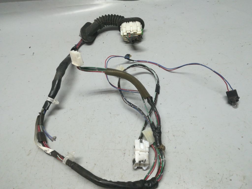Проводка двери к Mazda 626 2001