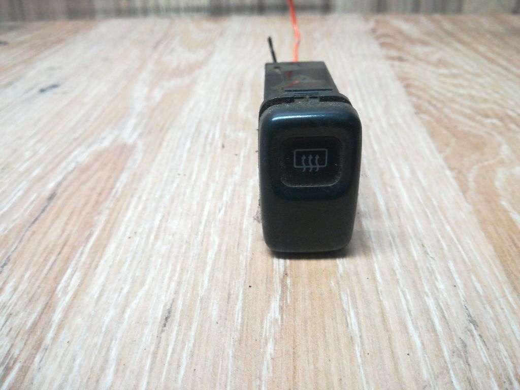 Кнопка  к Mazda 626 1995