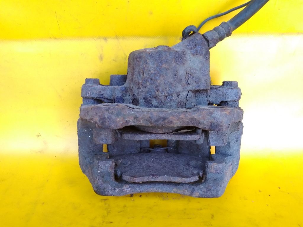 Суппорт передний правый к Renault 19 1992