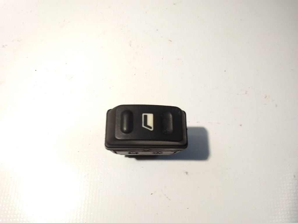Кнопка стеклоподъемника к Citroen Xsara Picasso 2004