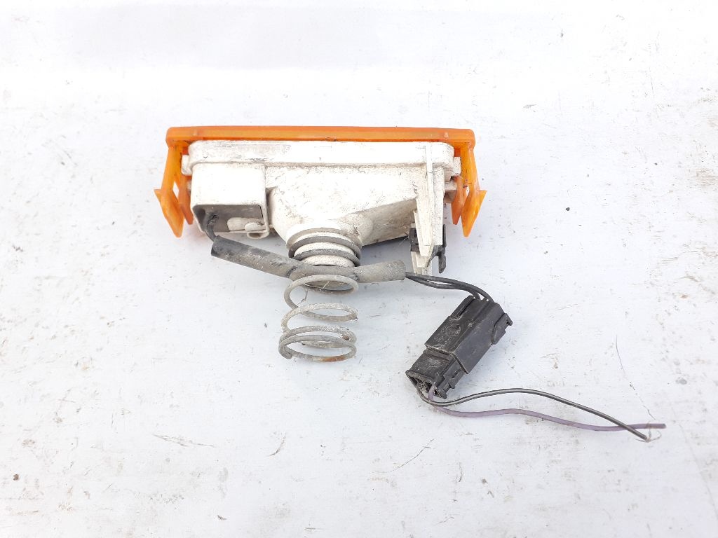 Поворотник левый к Renault Rapid 1990