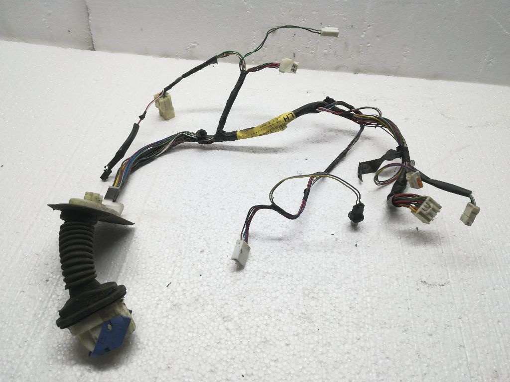 Проводка двери к Mazda 6 2004