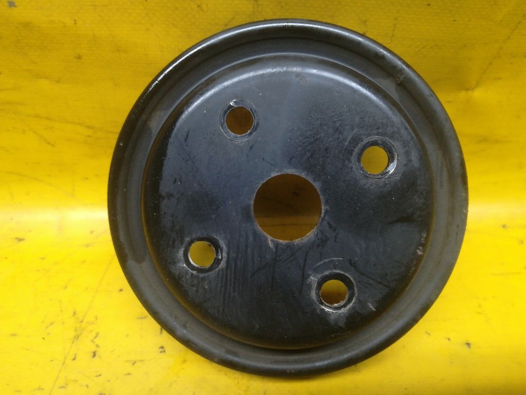 Шкив помпы к Nissan Almera 1996