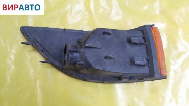 Поворотник левый к Mitsubishi Galant 1990
