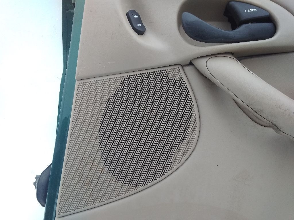 Динамик к Ford Focus 2000