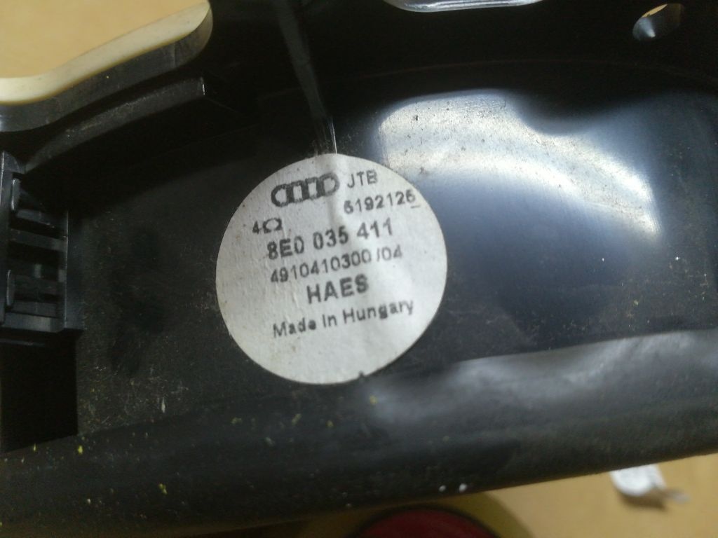 Динамик к Audi A4 2002