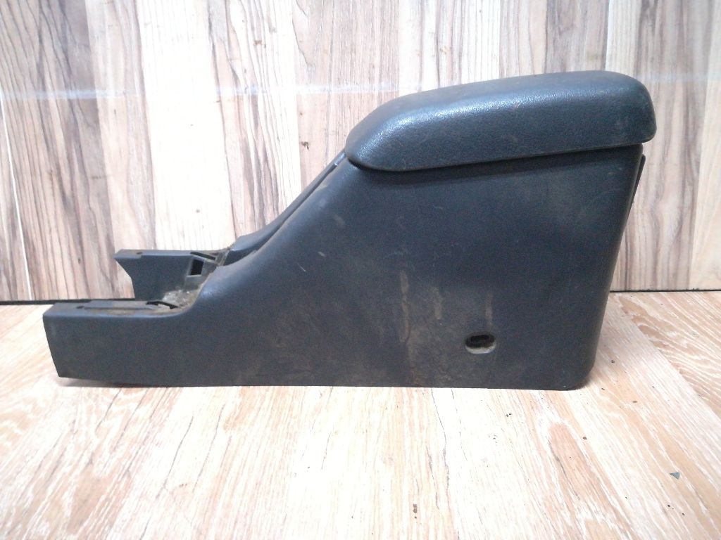 Подлокотник к Mazda 626 1995