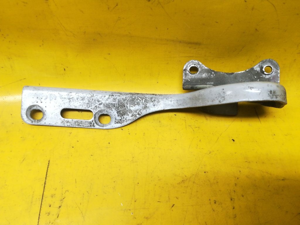 Петля капота к Suzuki Baleno 1998