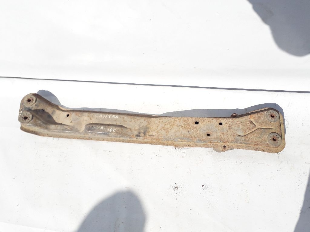 Балка под КПП к Hyundai Lantra 1996