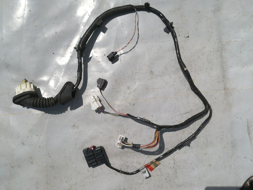 Проводка двери к Ford Escape 2006