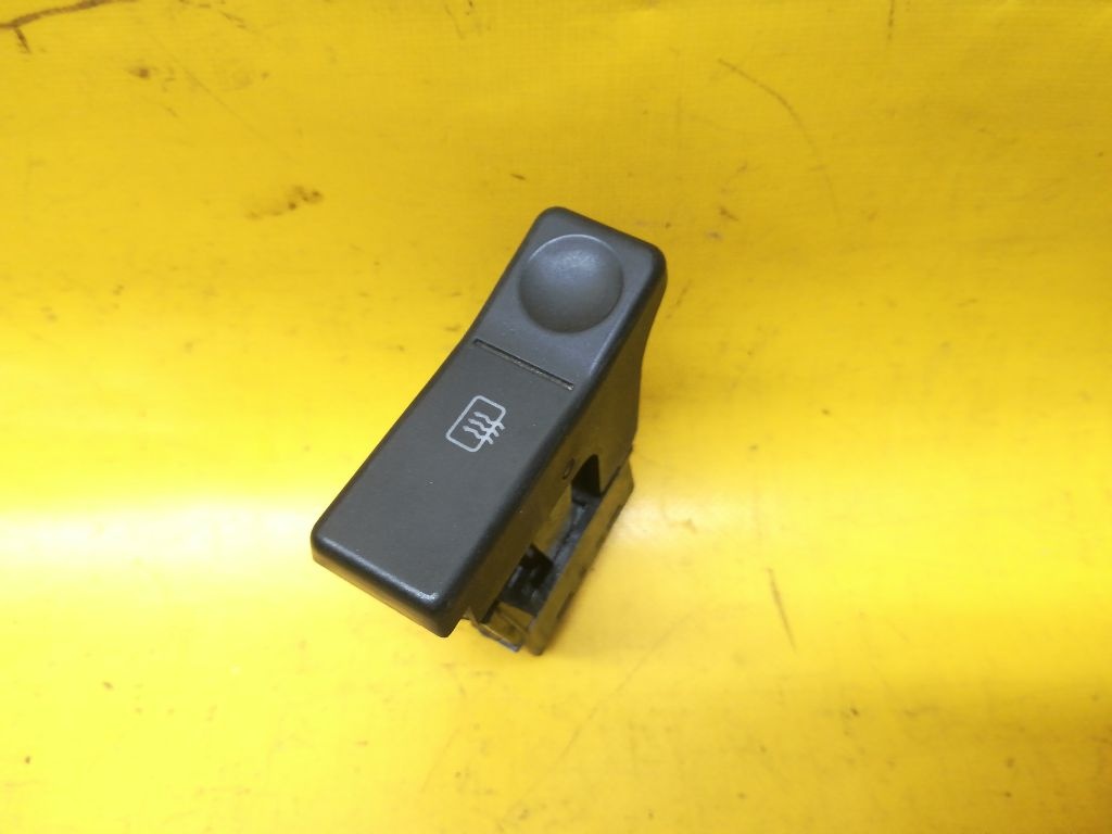 Кнопка  к Audi 80 1984