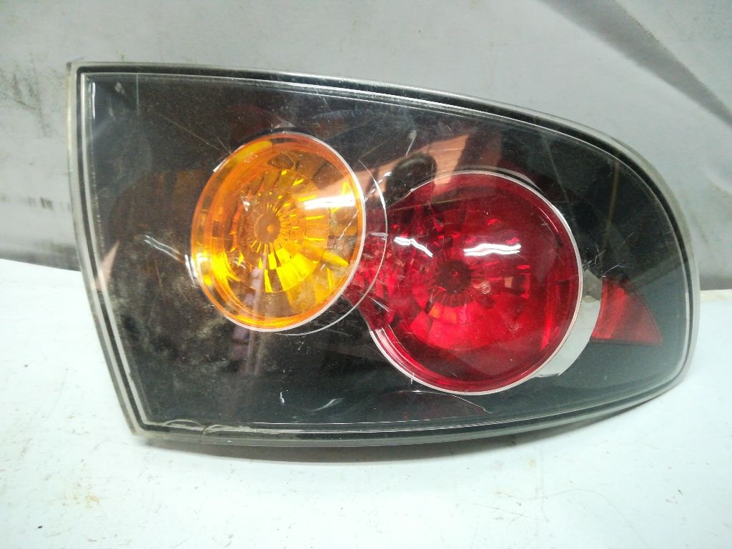 Фонарь задний правый к Mazda 3 2006