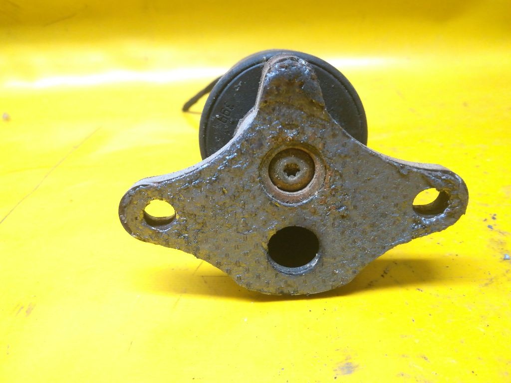 Клапан EGR к Cadillac DeVille 1996