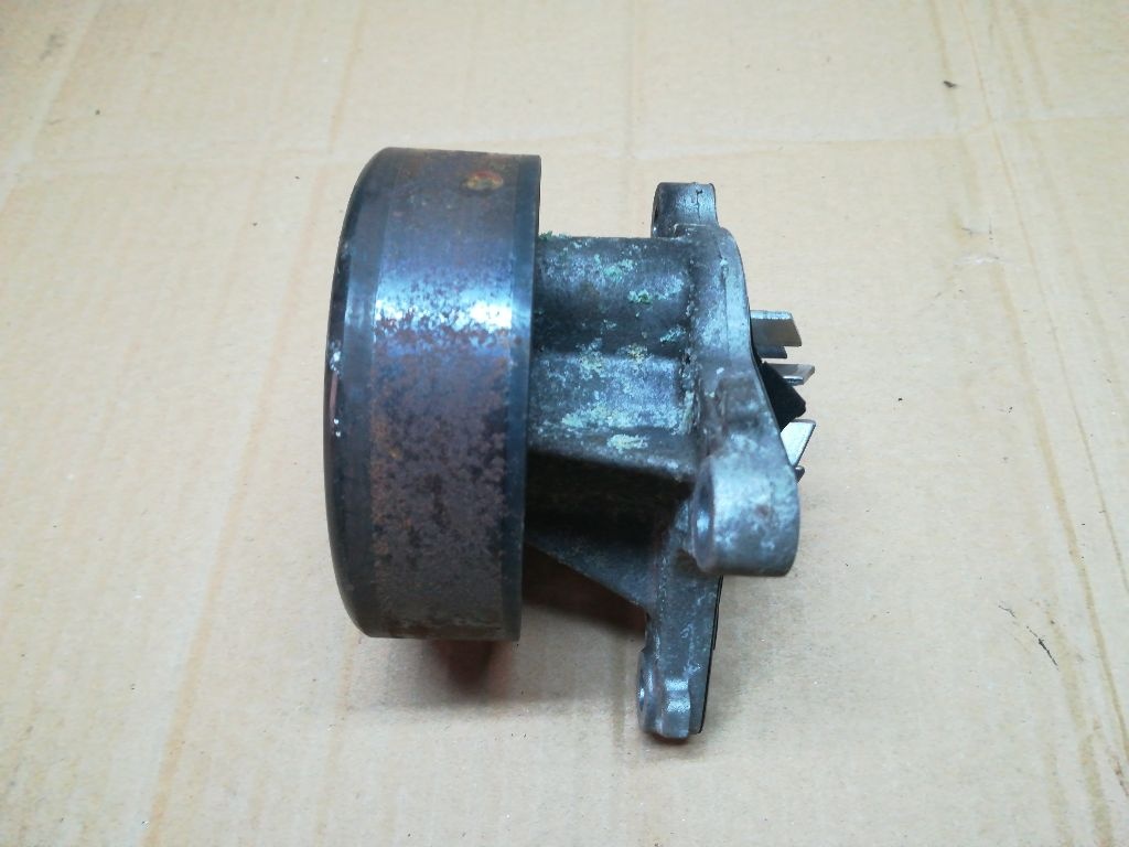 Помпа к Nissan Qashqai 2009