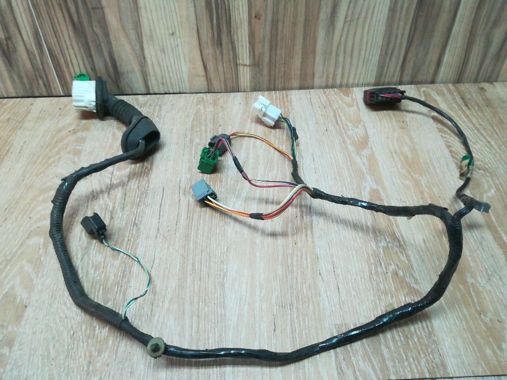 Проводка двери к Ford Maverick 2005