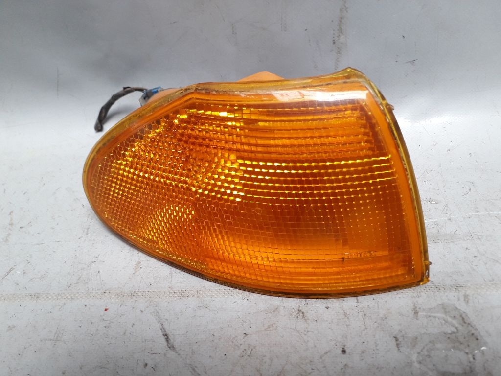 Поворотник правый к Opel Astra 1996