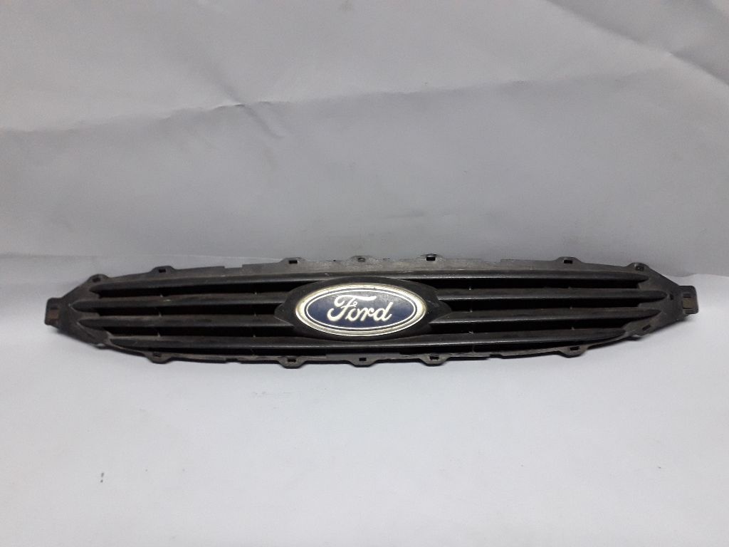 Решетка радиатора к Ford Mondeo 1994